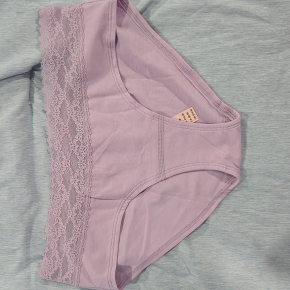 Lot of Victoria's Secret Panties - The Cotton Lace Pack - Picture 9 of 16